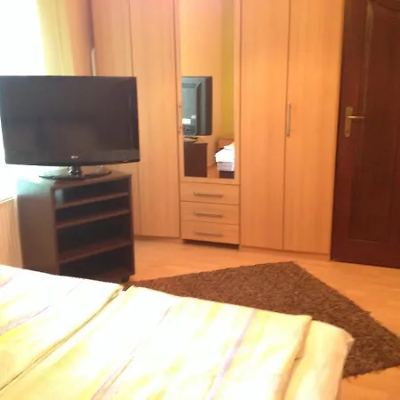 Nikola Udvari Medence 아파트 시오포크